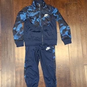 Nike tiddler Navy/Camo jumpsuit